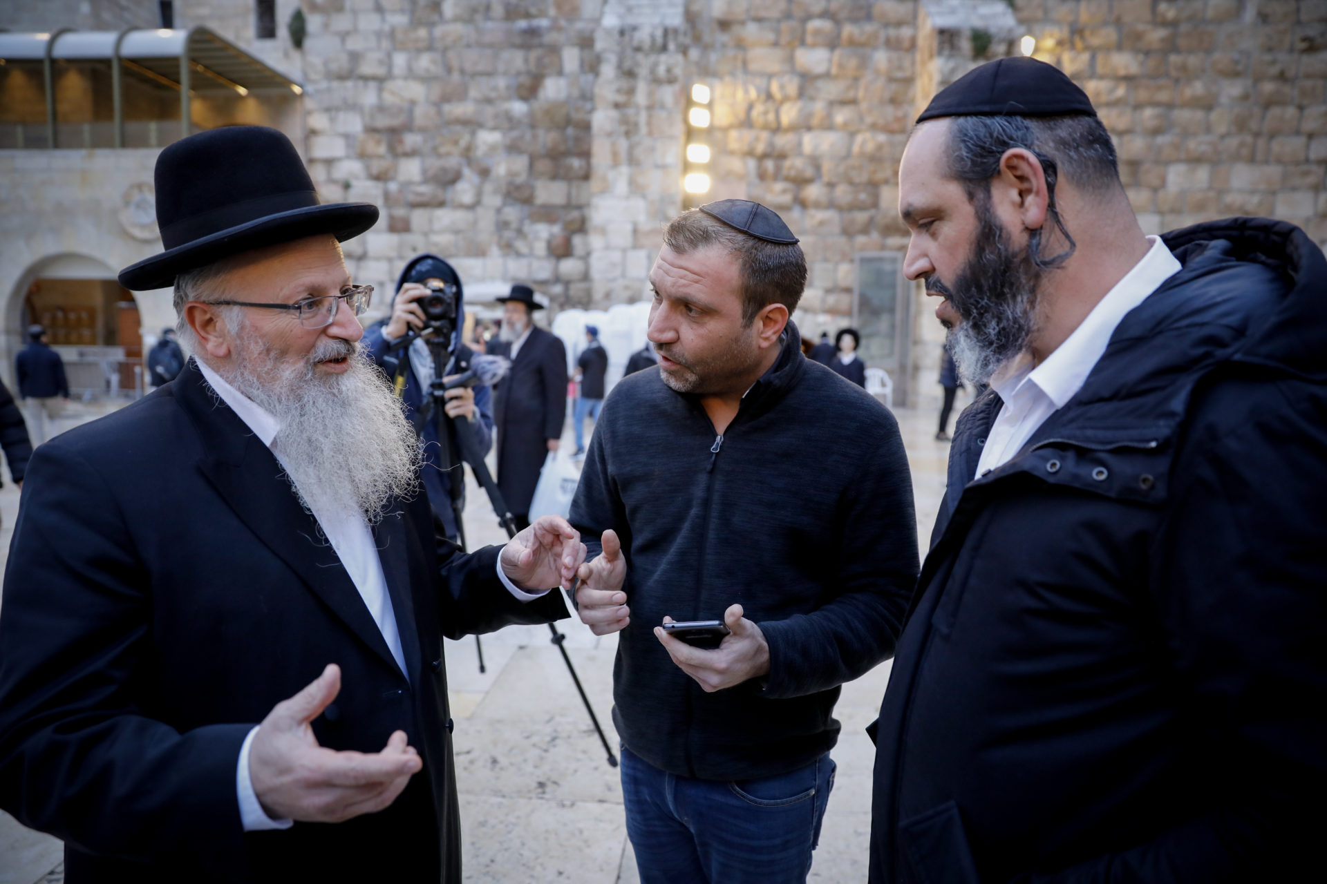 Rabbi Shmuel Eliyahu: Don't Buy Arab Produce, Meretz MK: Investigate ...