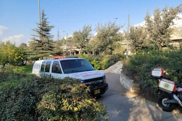 20-Year-Old Yeshiva Student Stabbed, Seriously Injured In Jerusalem Park; Terrorist Neutralized