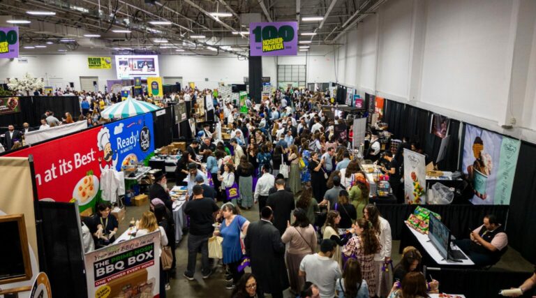 Thousands of Kosher Food Lovers Turn Out for the First-Ever Kosherpalooza Festival at Meadowlands | SOURCE: VINnews