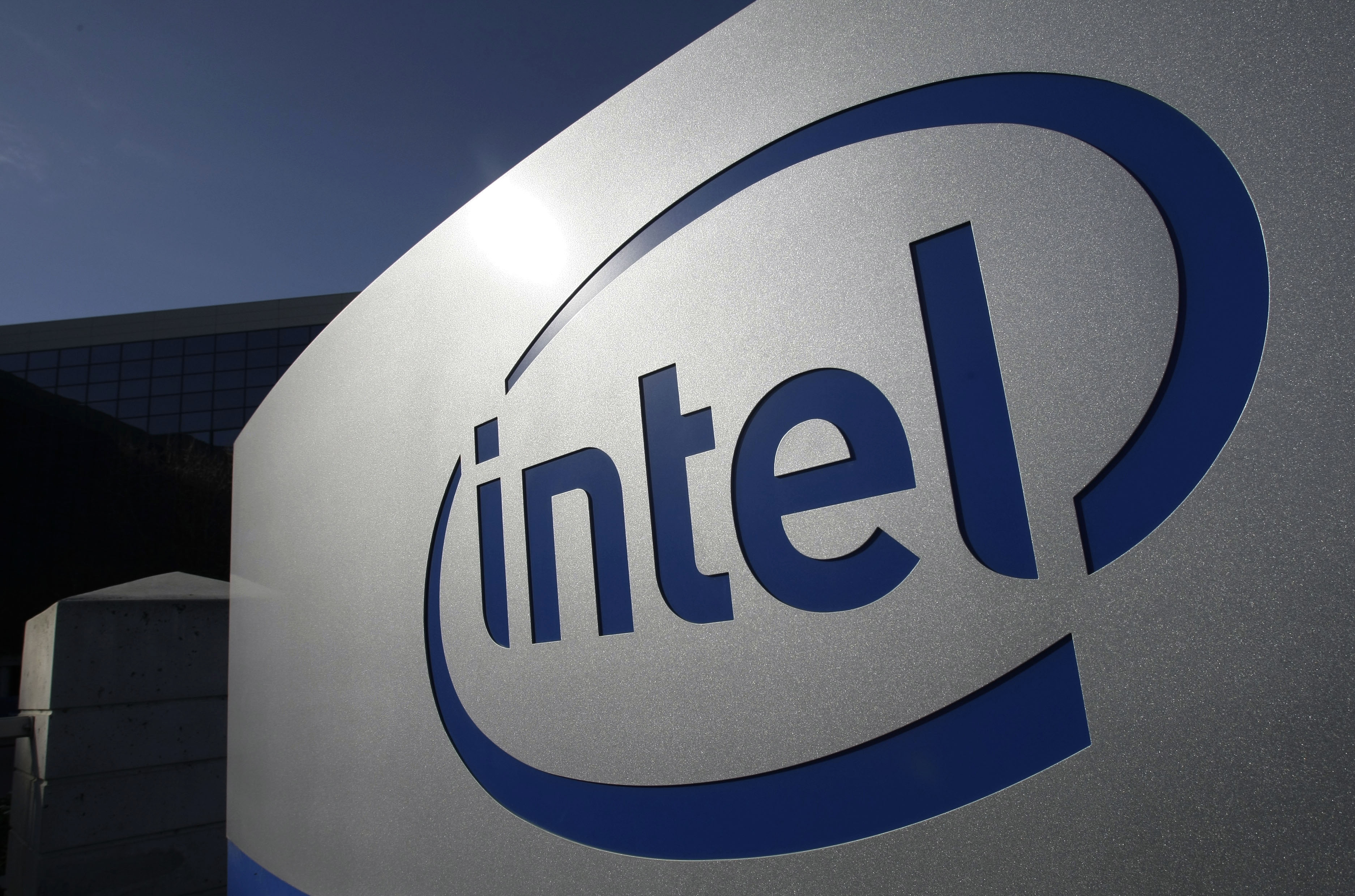 Intel оф сайт. Интел компания. Корпорация Intel. Intel американская компания. Логотип Интел.