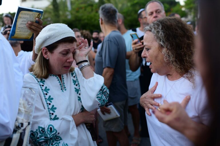 Secularist Describes Horrific Ordeal After Joining Tel Aviv Yom Kippur Prayers For First Time | SOURCE: VINnews