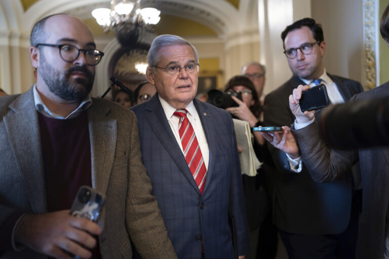 Menendez Tells Senate Colleagues He Won’t Resign, Remains Defiant Amid Bribery Charges | SOURCE: VINnews