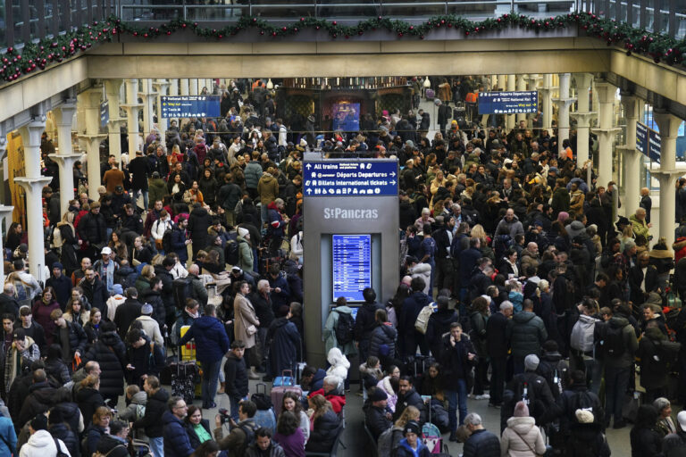 Eurostar Cancels Trains Due to Flooding, Stranding Hundreds of Travelers in Paris and London | SOURCE: VINnews