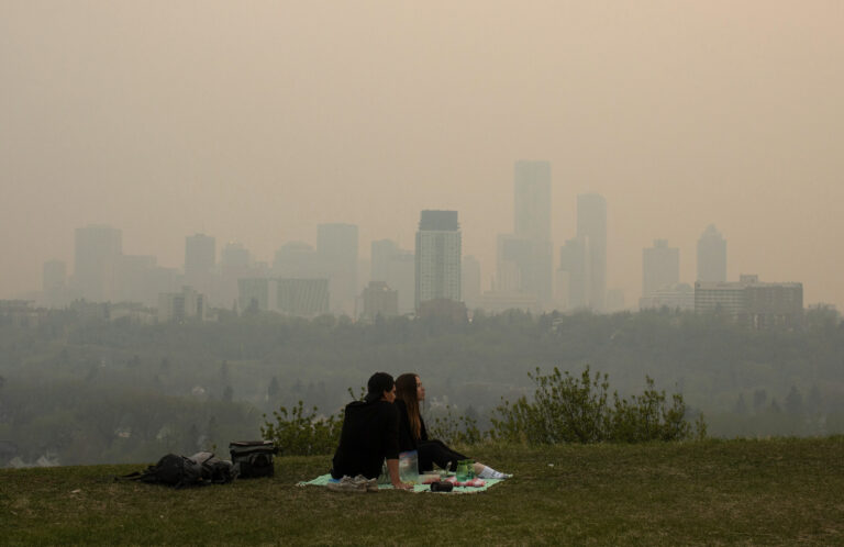 Wildfire in Canada’s British Columbia Forces Thousands to Evacuate. Winds Push Smoke Into Alberta | SOURCE: VINnews
