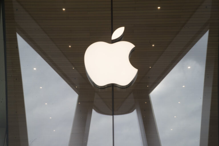 Apple Store Employees in Maryland Vote to Authorize a First Strike Over Working Conditions | SOURCE: VINnews