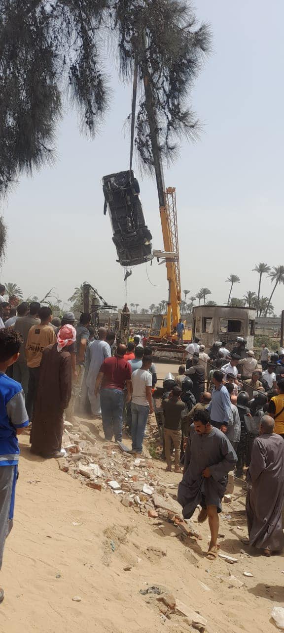 At Least 9 Egyptian Women and Children Die When Vehicle Slides off Ferry and Plunges Into Nile River | SOURCE: VINnews