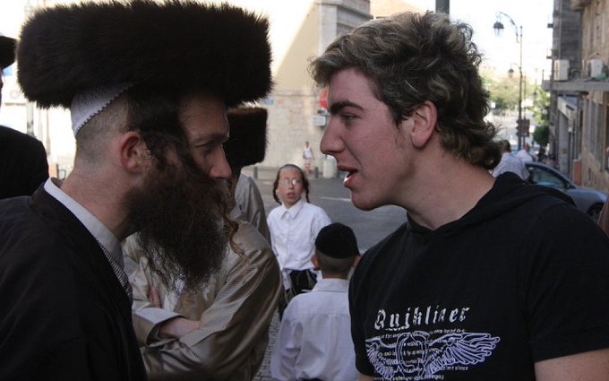 HEARTWARMING: Charedi and Secular Jews ‘Fight’ in Heated Argument | SOURCE: VINnews