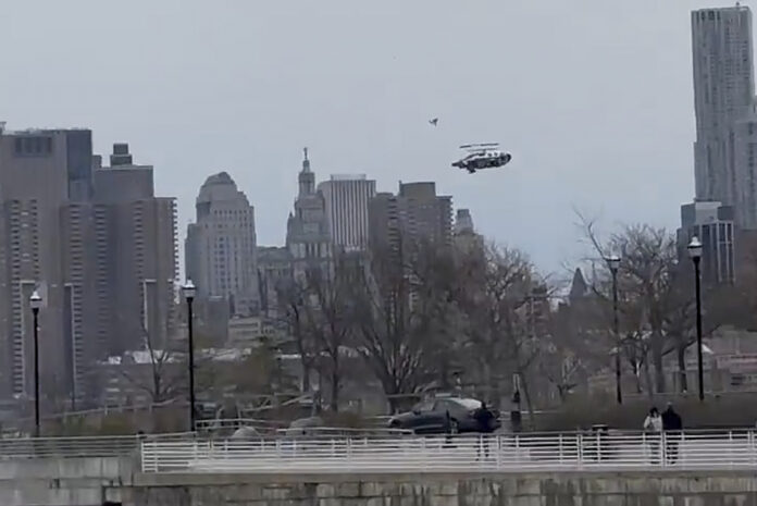 APTOPIX NYC Helicopter Crash