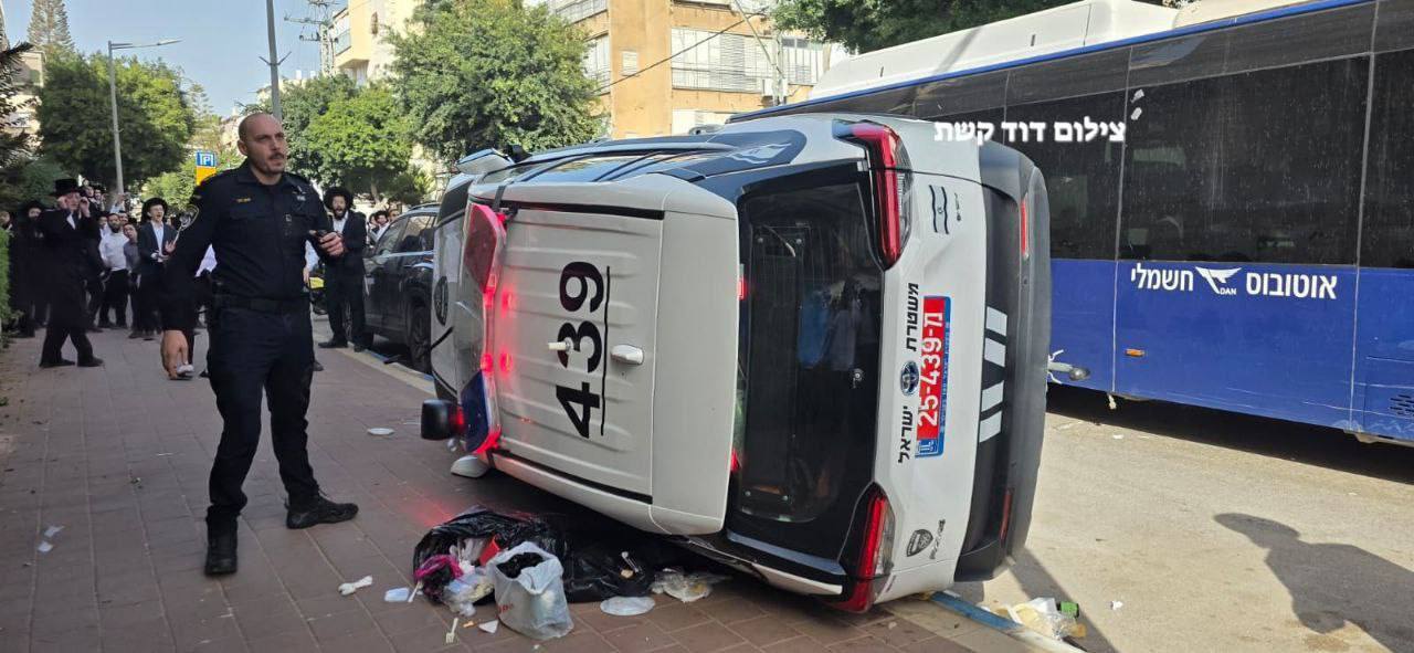 Rabbi Says Expel Charedi Rioters After Female Soldiers Rescued by Police in Bnei Brak in Mob Attack