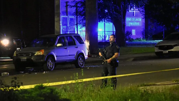 Jewish Community Raises $80K for Officer in Synagogue Shooting