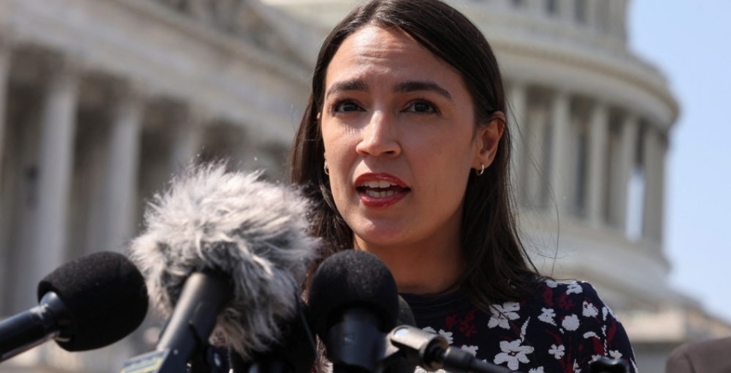 AOC Accuses Robert Kraft of Coordinating Stadium Ban After Macklemore’s Removal...
