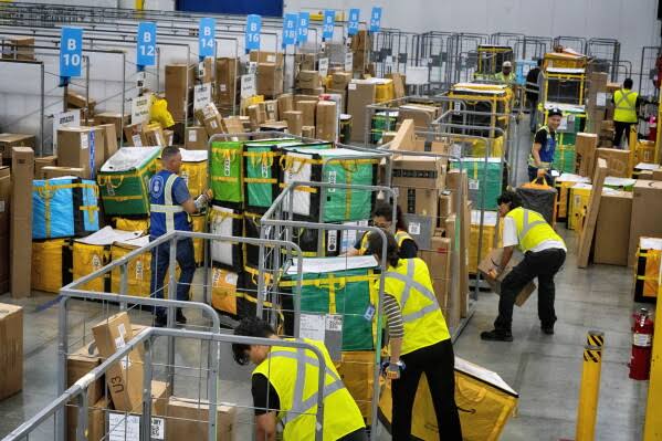 Amazon's $1.5B Wage Hike & Whole Foods Integration | FBA Fulfillment Cost Pressures Ahead